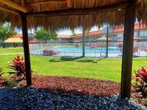 Гостиница Vero Beach Inn & Suites Vero Beach I-95  Веро Бич